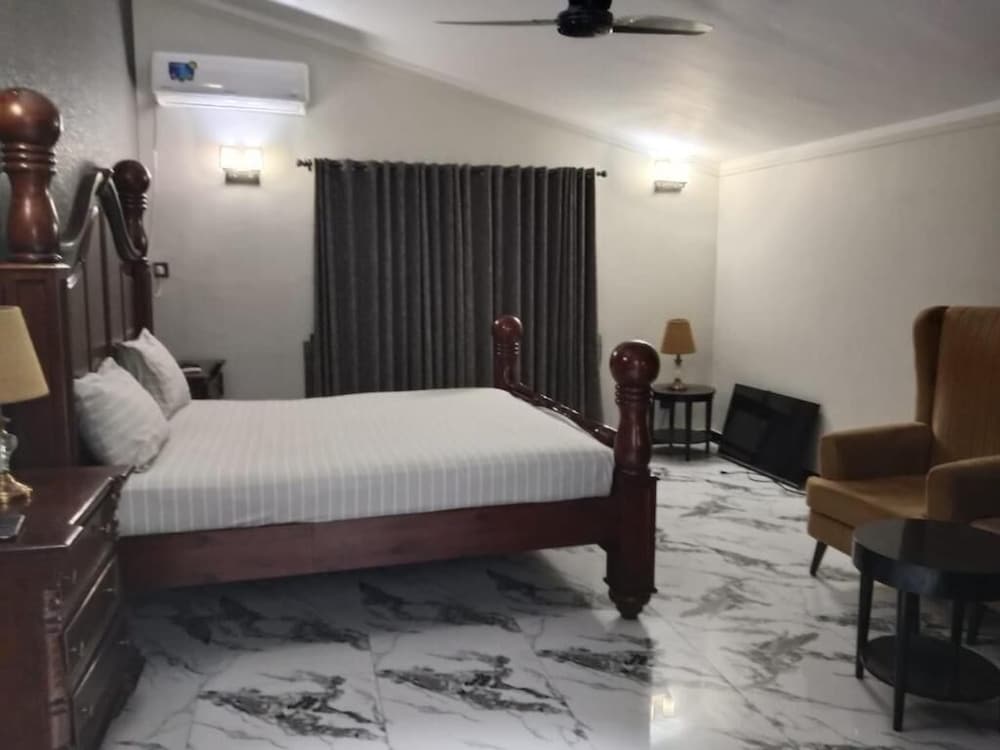 Varano Guest House