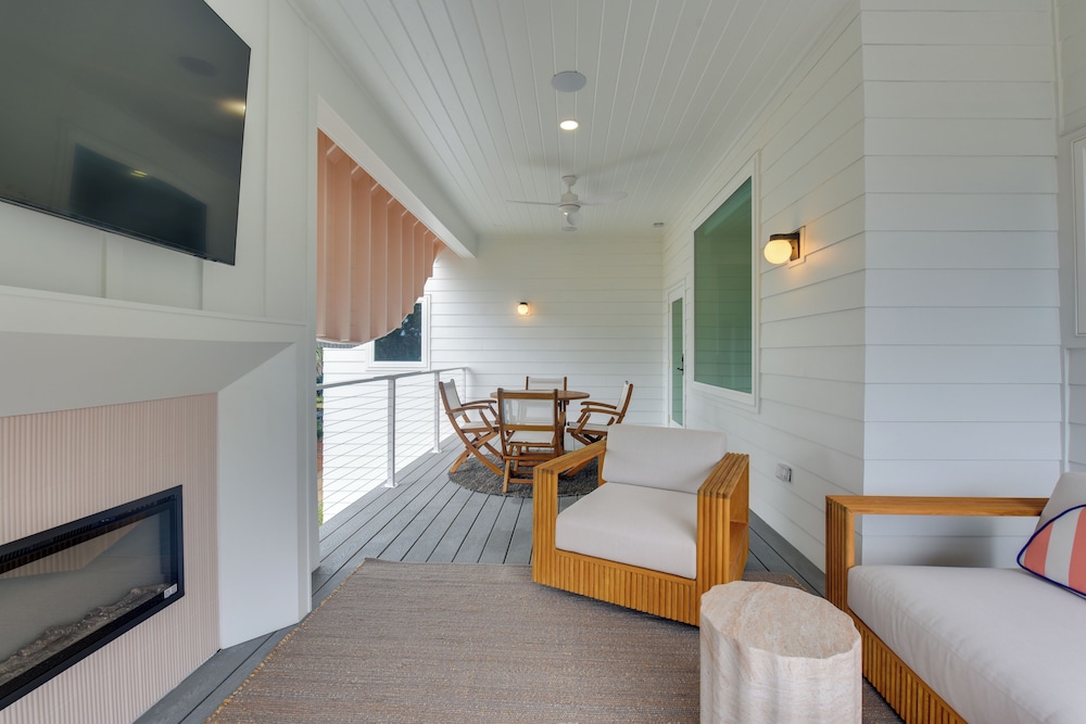 Stroll to Shore, Modern Santa Rosa Beach Duplex!