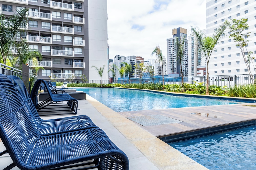 Modern with Air Conditioning and Pool