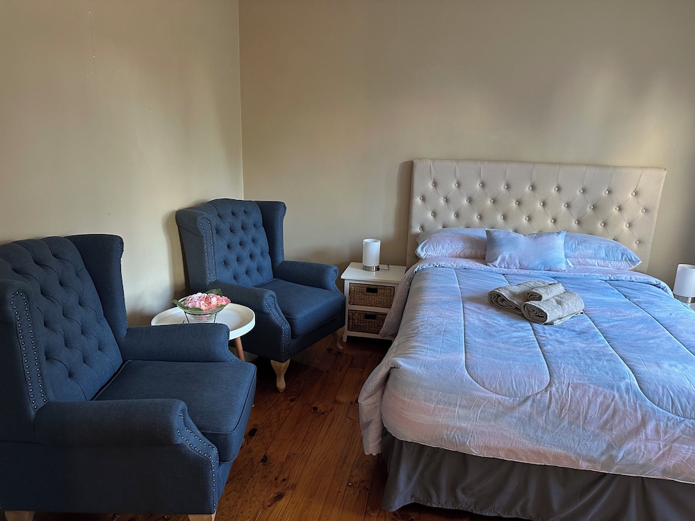Charming 3 Bedroom Home in Garran, Perfect for Families and Groups