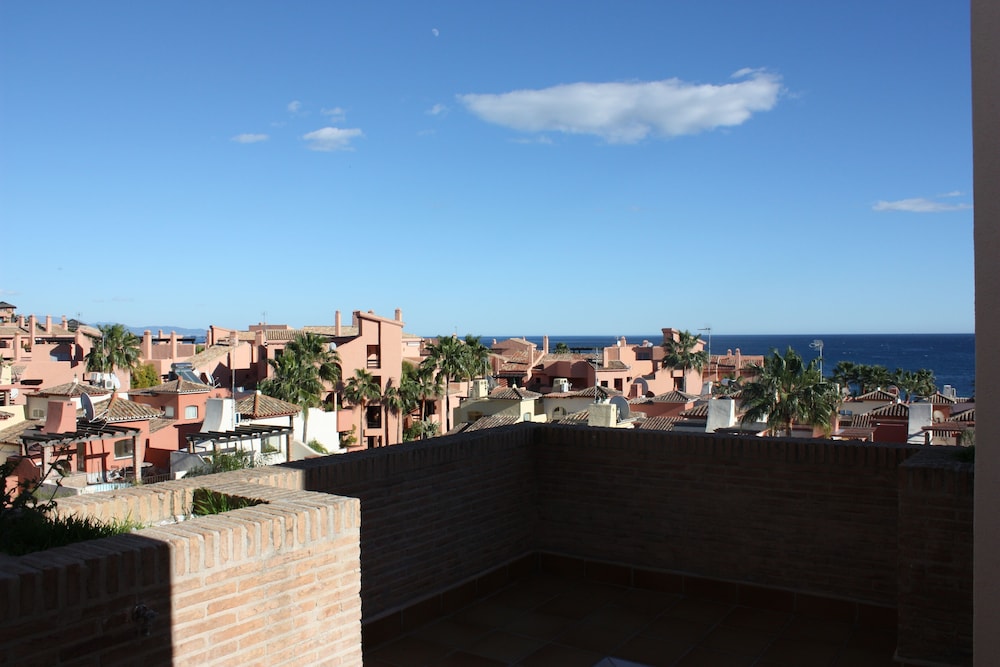 Penthouse With Pool view 4