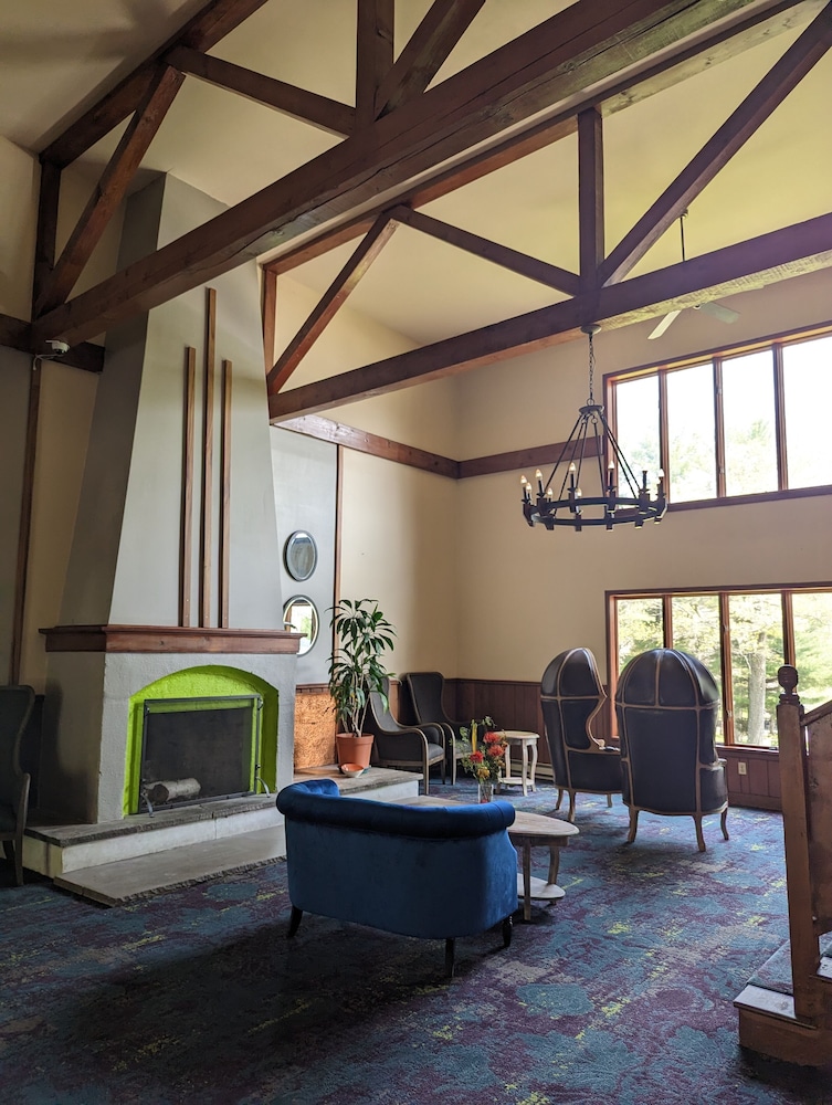 The Lodge Luxury Resort At Lake Harmony - Property Image 26