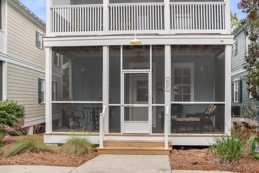 Barefoot Cottage B37 - The B's Knees