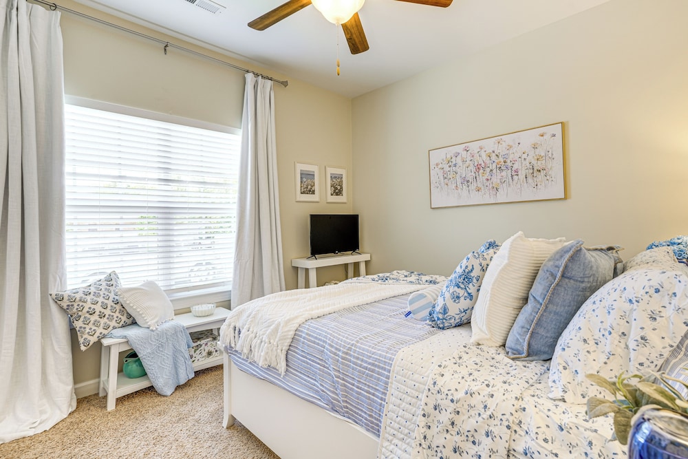 Private Patio: Residential Condo in Cleveland!