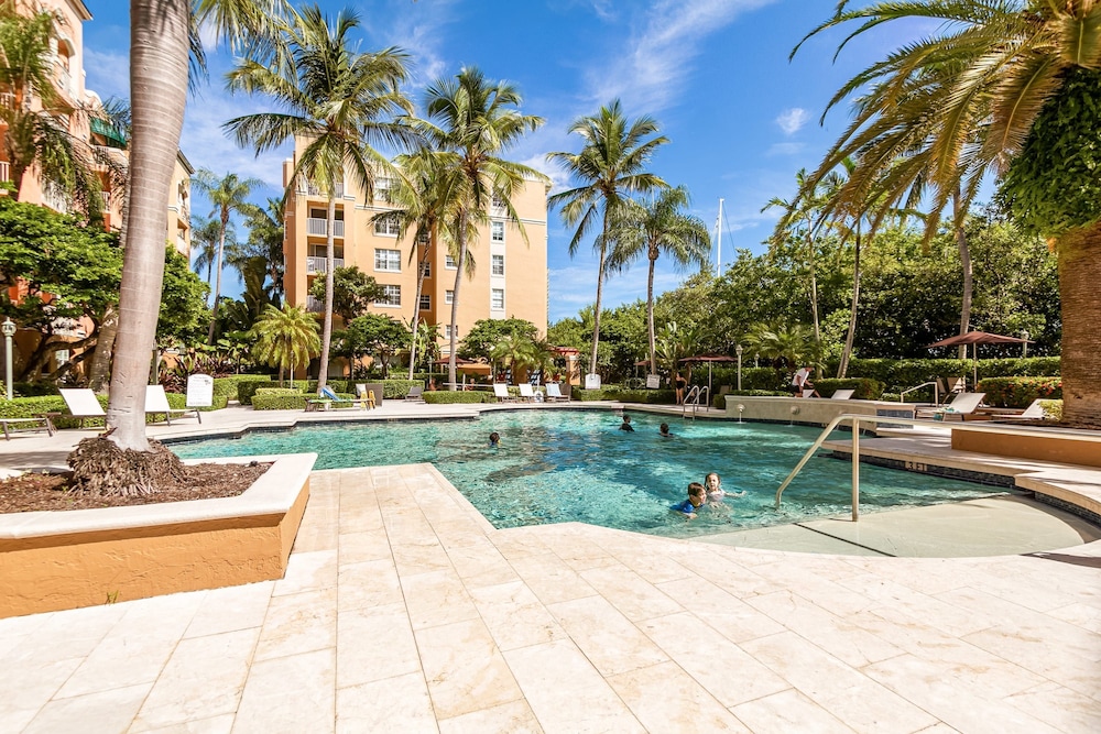 Wonderful 3 Bedroom Condo in the Heart of Aventura
