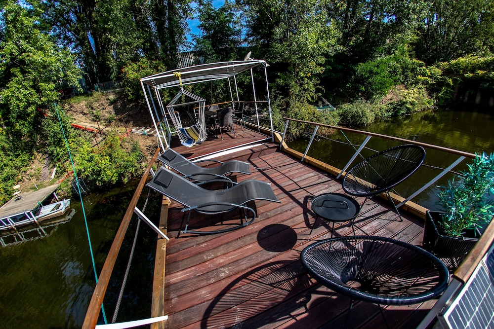 Prague Bay Houseboats