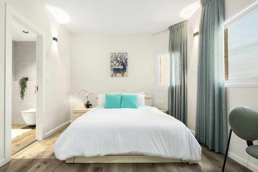 Netanya Beach & Pool Stay by Sea N' Rent