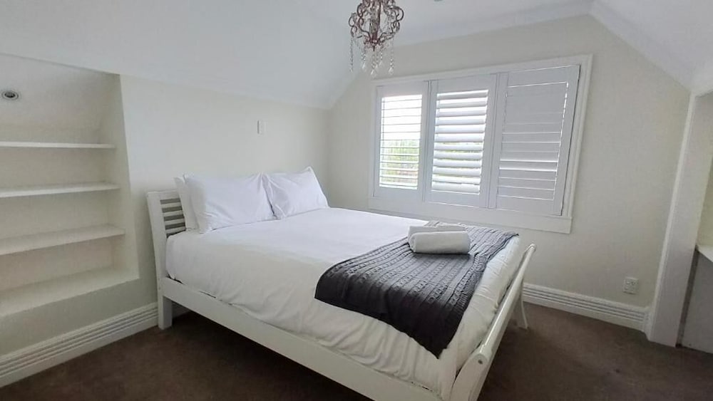 3min to beach 4 bedroom villa