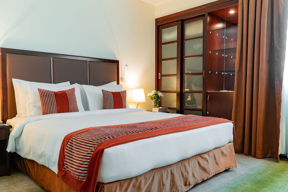 Abu Dhabi Vacations - Al Ain Palace Hotel - Property Image 7