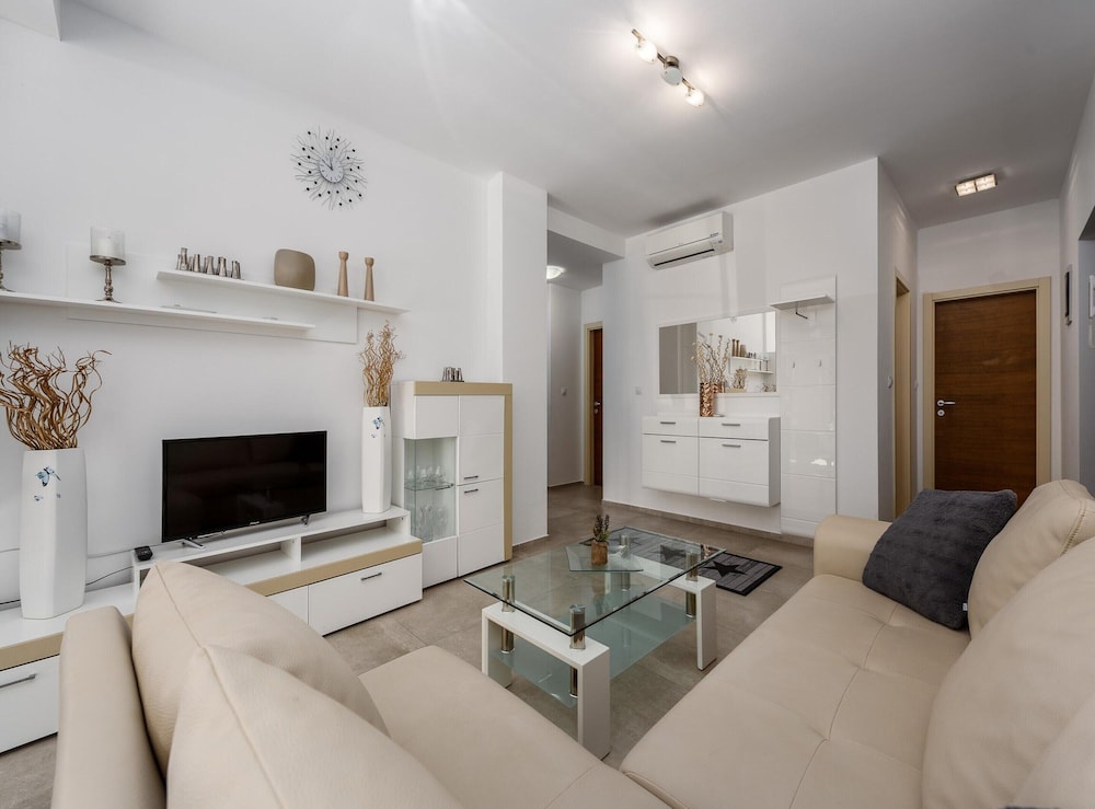 Apartment in Kukci Near Spadici Beach