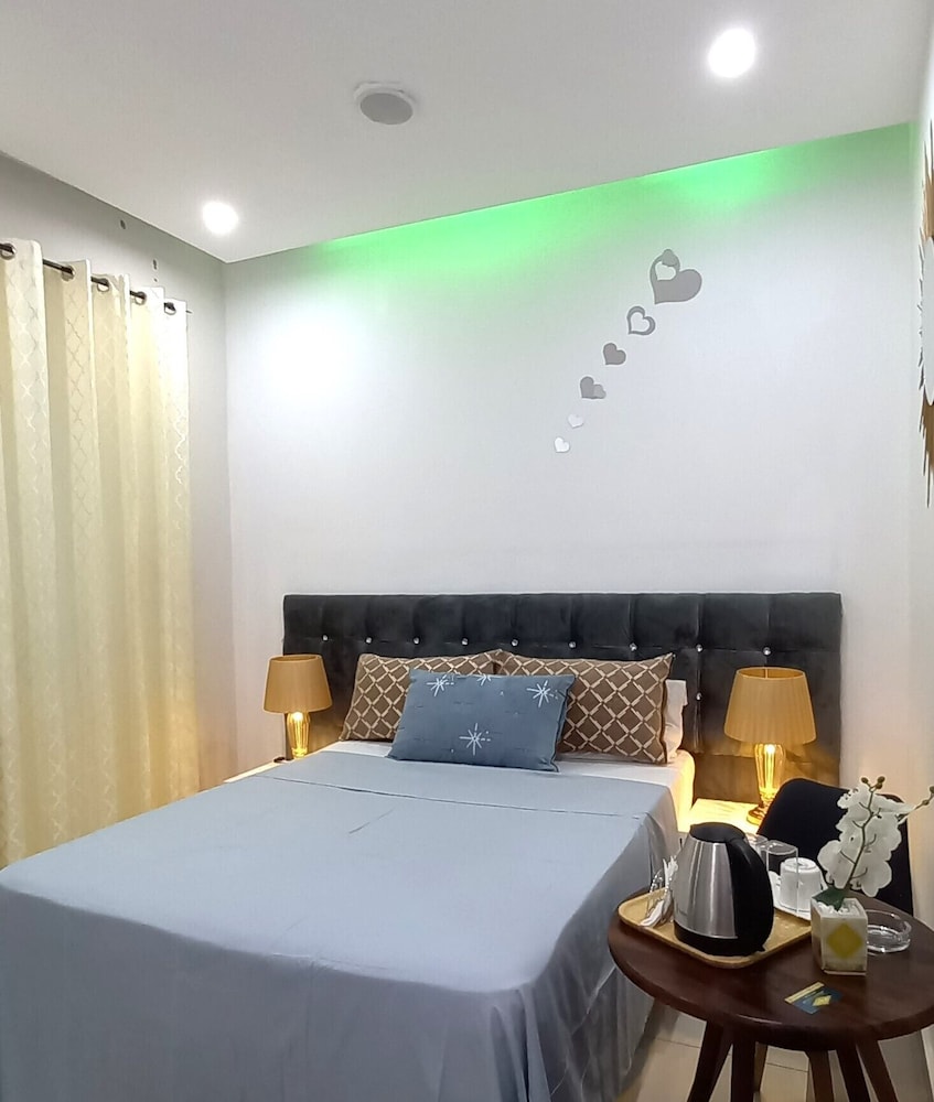 4040 Accomodation