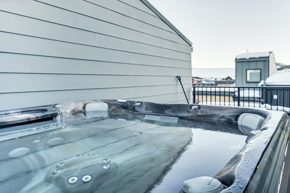 Hot Tub & Views: Getaway 8 Mi to Keystone Resort!