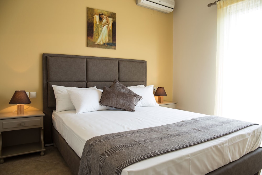 Dina Apartments