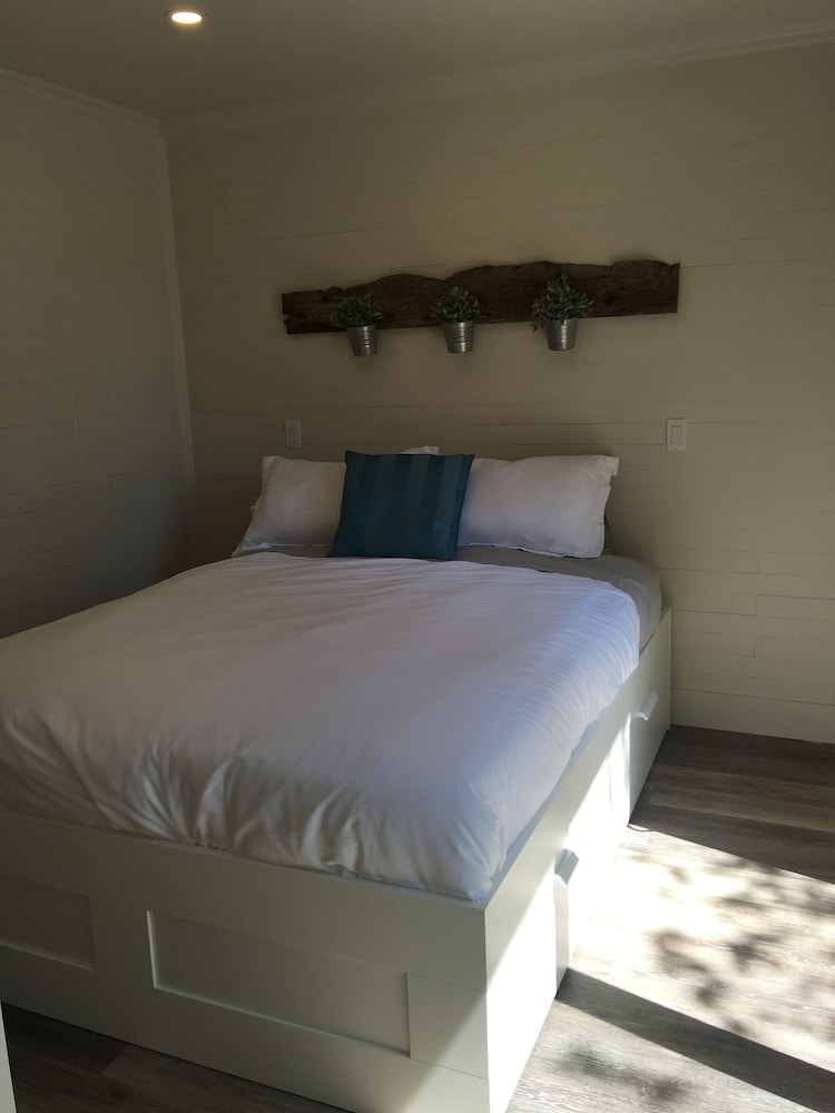 Watermark Waterfront Cottages