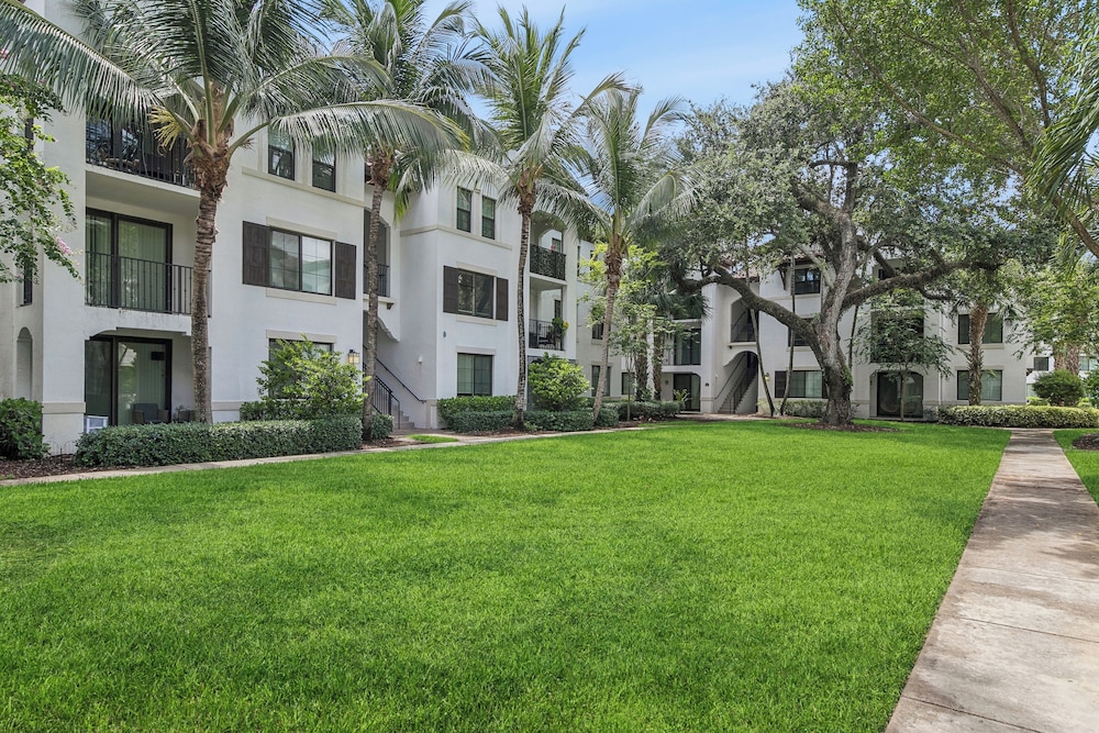 Kasa Hollywood Ft. Lauderdale - Image 1