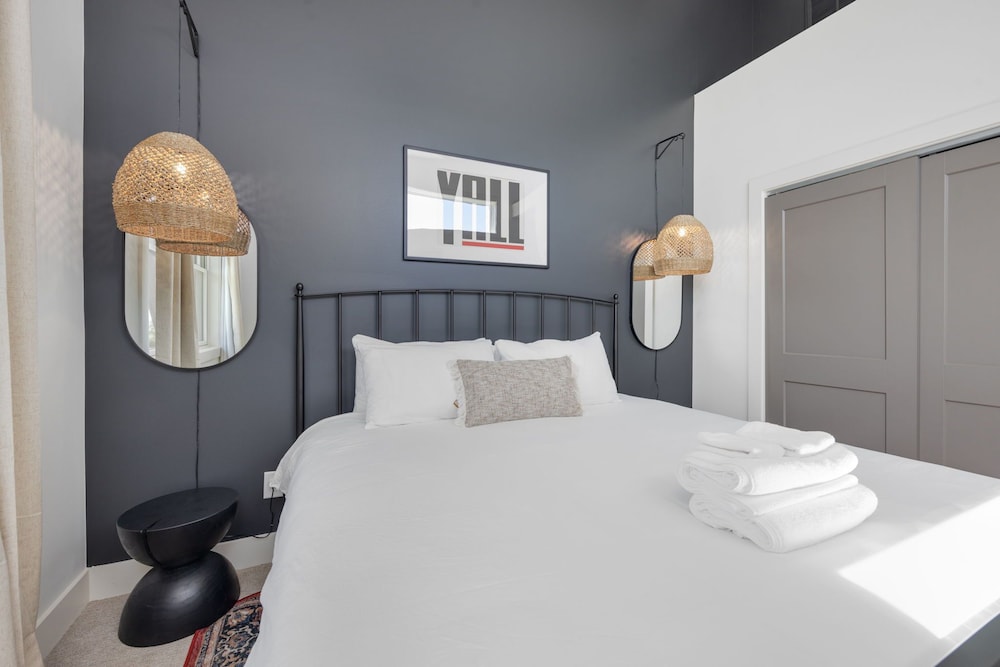 Elevate - Modern Luxury - Stunning City Views