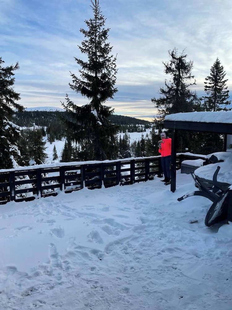 Views, Cross-country Skiing, Sauna, tub