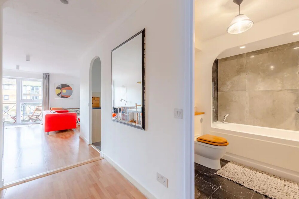 Serene 1 Bedroom Flat Near Canary Wharf