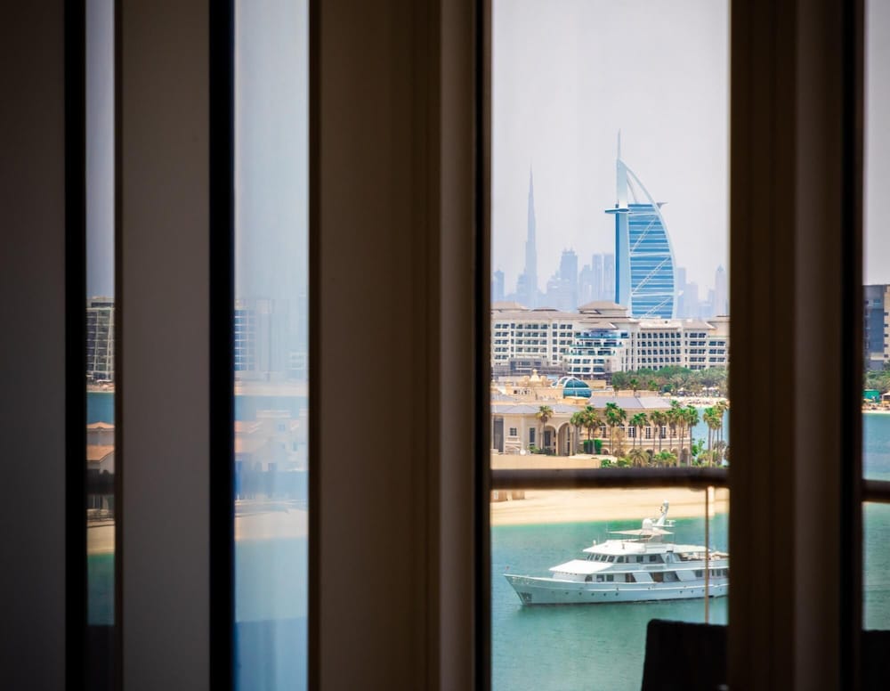 Splendid Sea View Apartment on Palm Jumeirah