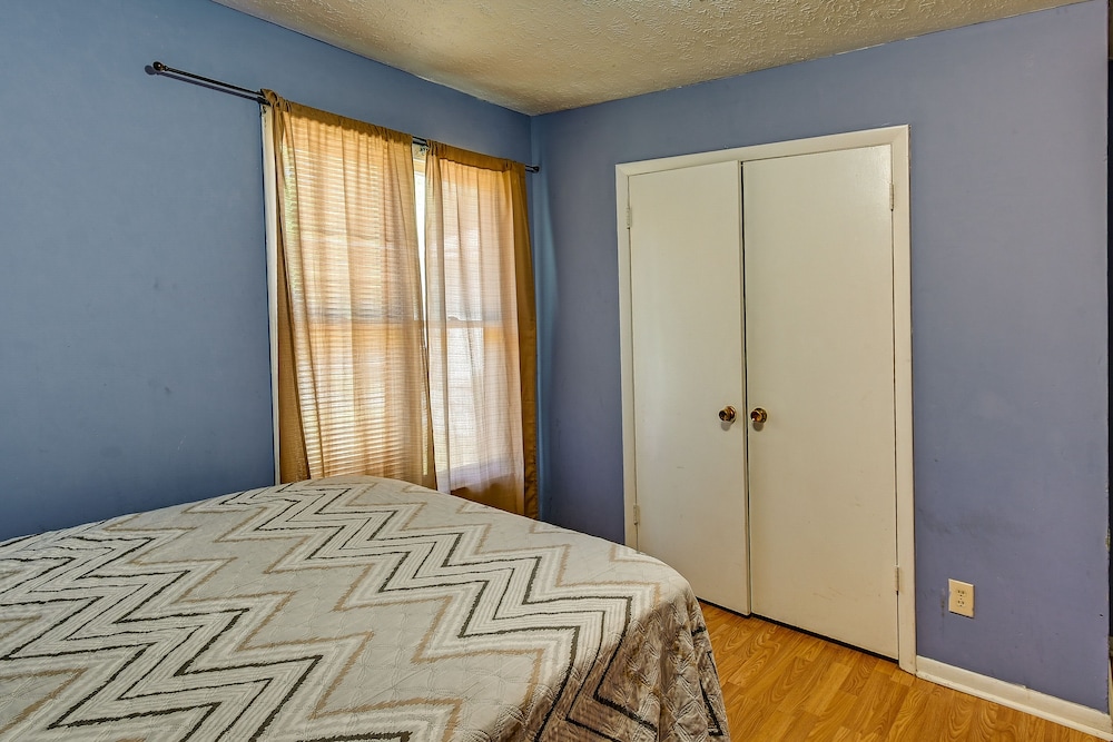 Fayetteville Vacations - Fayetteville Vacation Rental w/ Yard! - Property Image 17
