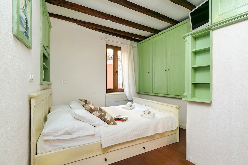 Studios Verde by Irundo view 3