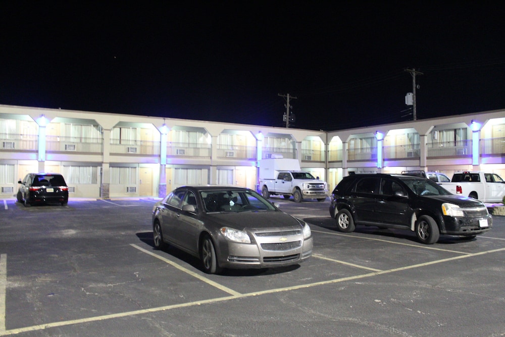 Hutchinson Inn