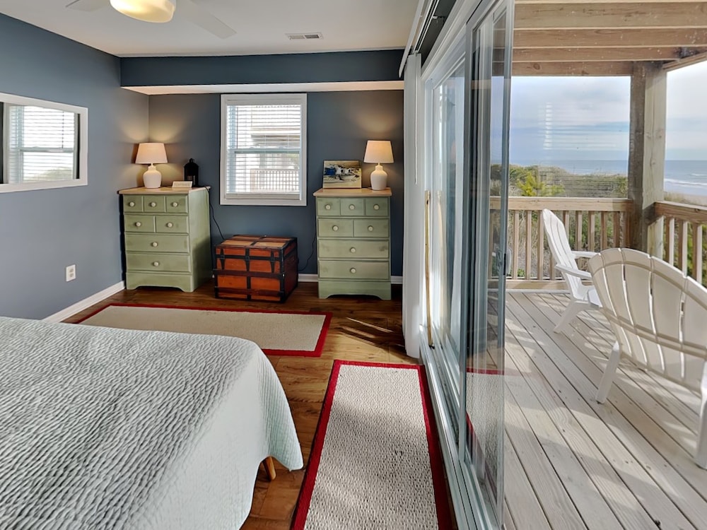 Pelican Nest by Topsail Realty