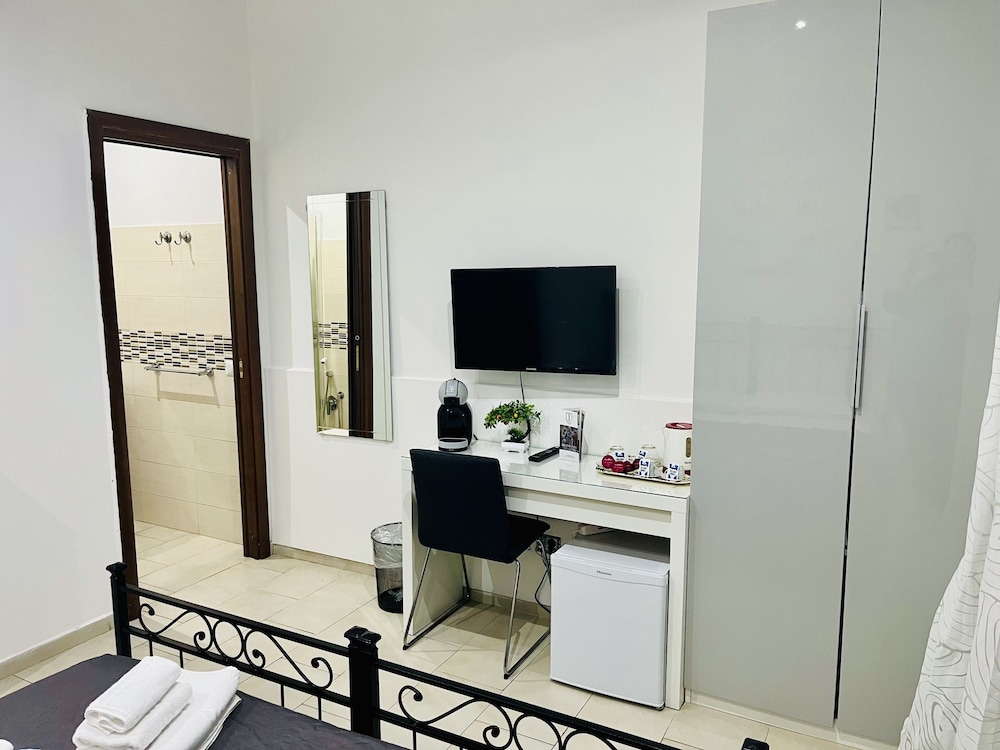 Imera Rooms