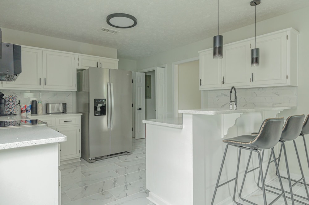 6-Bed Artistic Home with Game room