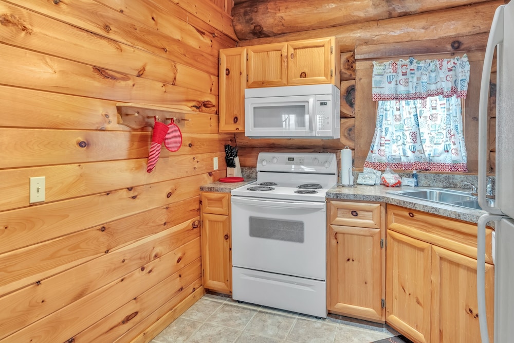 Sky Views - Panoramic Views 2 Bedroom Cabin by Heavenly Views Resort view 4
