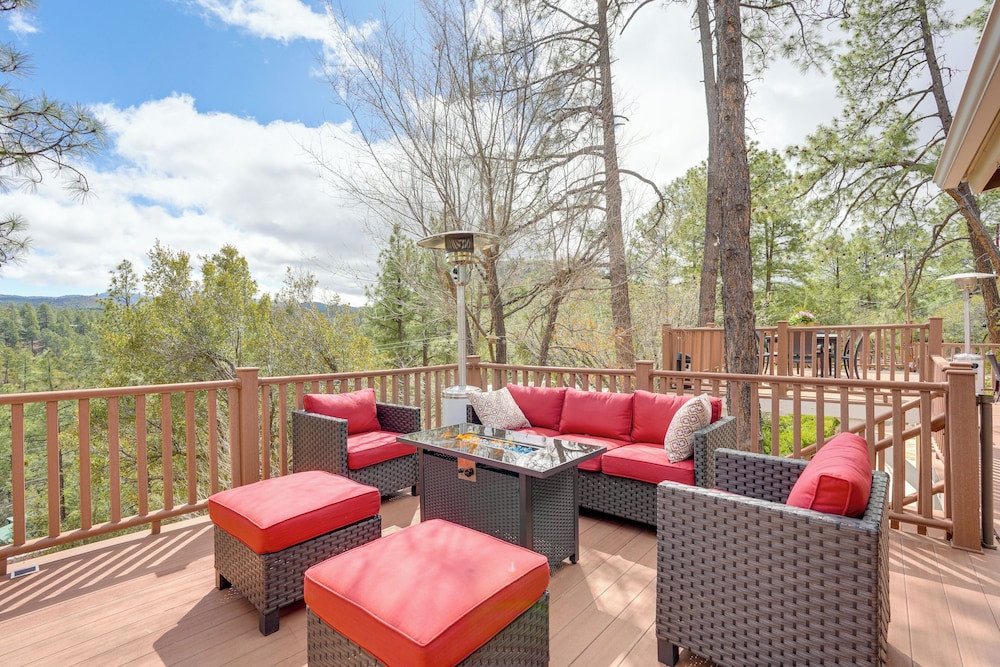 Mtn Views & Multi-level Deck: Prescott Paradise!