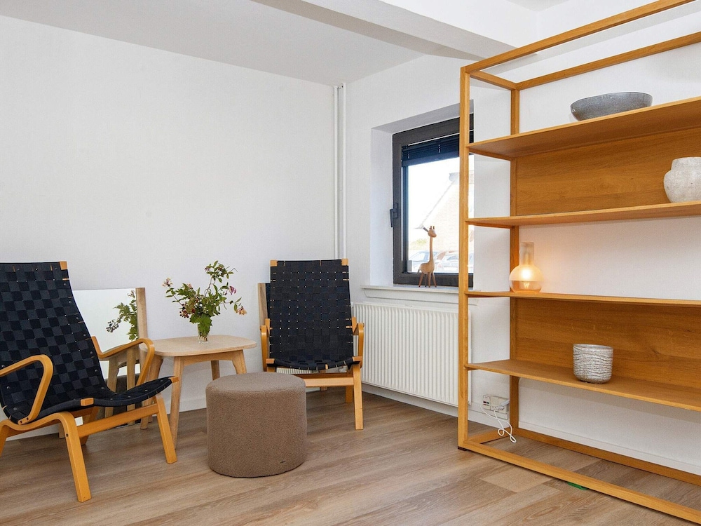 Apartment With Shared Kitchen in Vederso