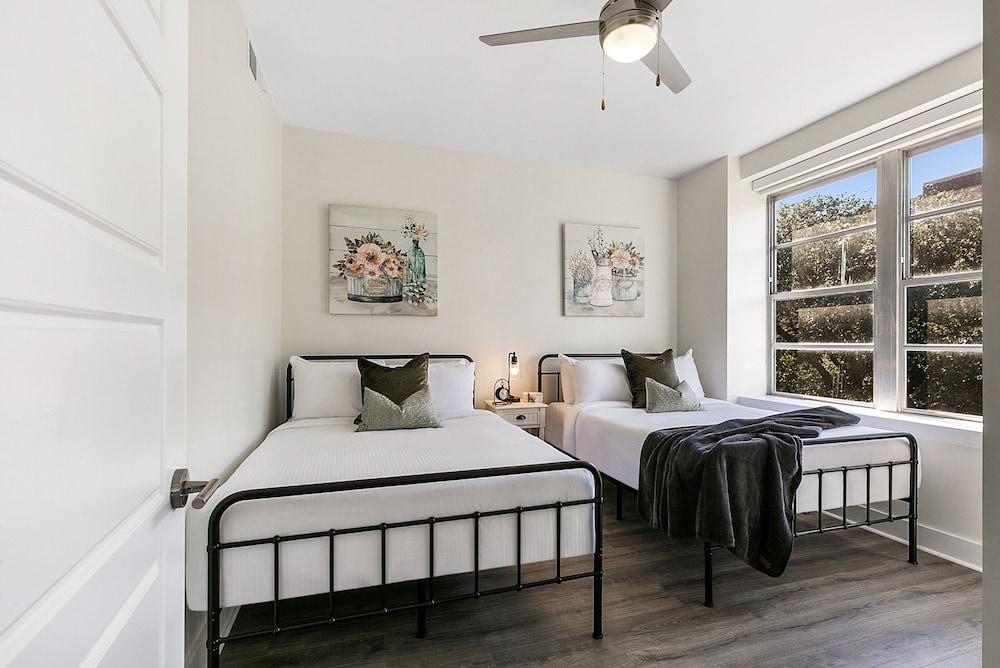 New Orleans Vacations - Modern 4BR Condo in the Heart of NOLA - Property Image 52
