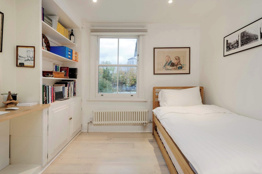 3 bed Home in Battersea With Garden