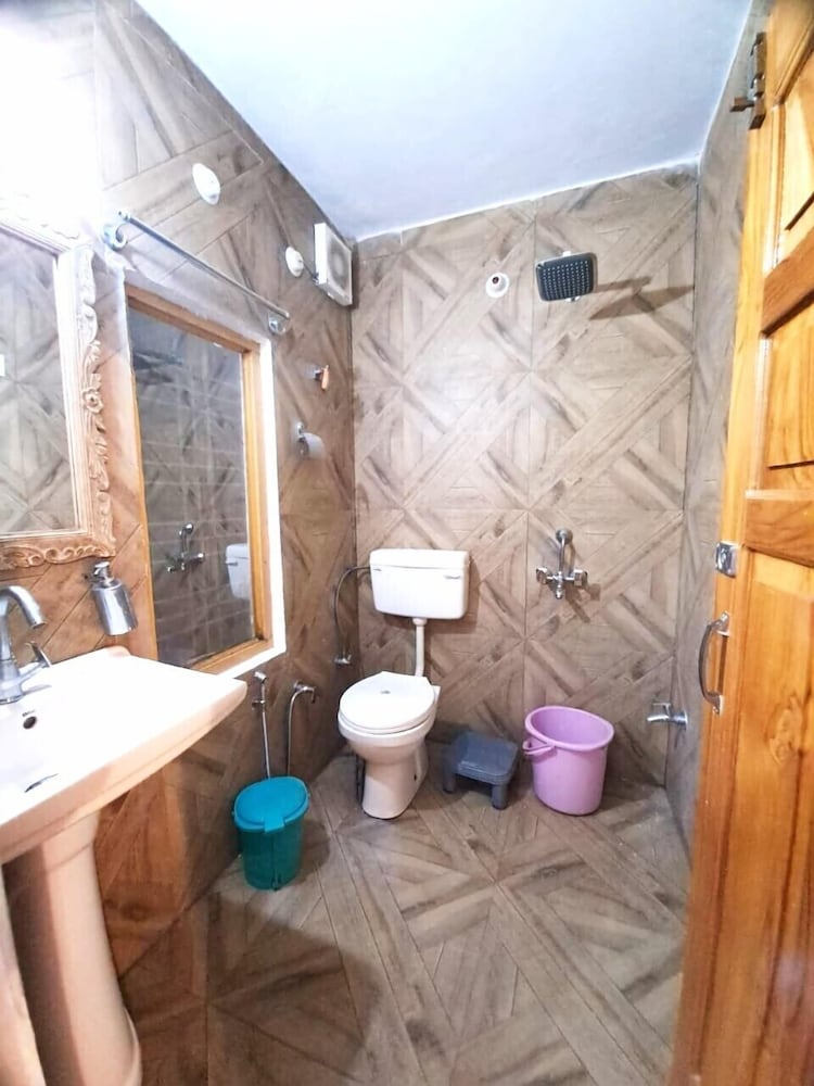Gopi Homestay and Restaurant (Jim Corbett)