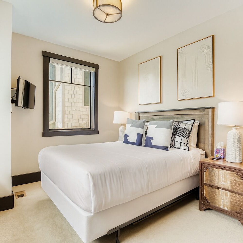 Tranquil Blackstone Getaway 3 Bedroom Townhouse