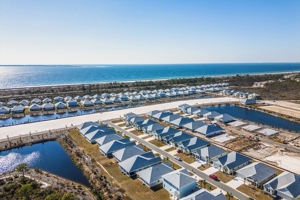 Walk to the Beach: Stylish Home in Port St Joe!