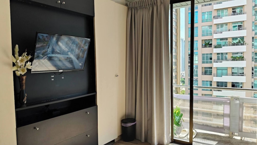 168 Rajdamri Apartment Near Central World
