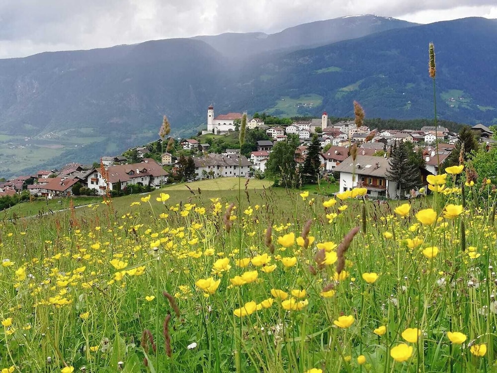 SAN PIETRO Dolomiti Small Budget Hotel