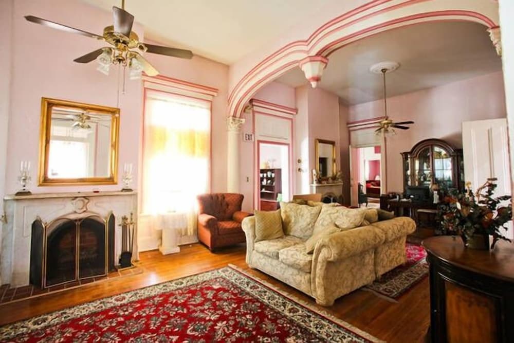 Esplanade Mansion