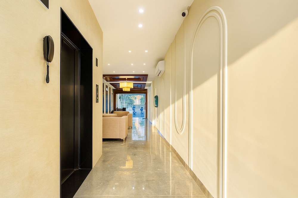 Travinities Hotel Avni Palace
