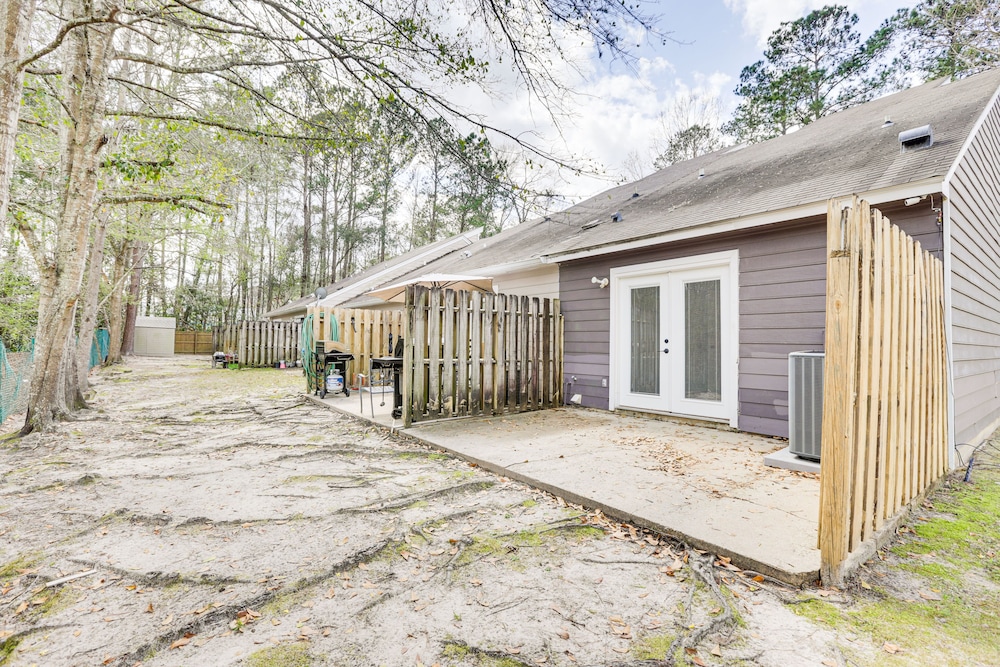 Updated Tallahassee Townhome: 3 Mi to Downtown! view 4