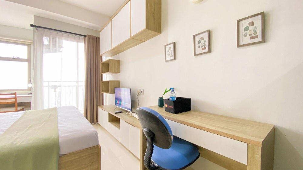 Modern Look and Restful Studio Apartment Springwood Residence Tangerang