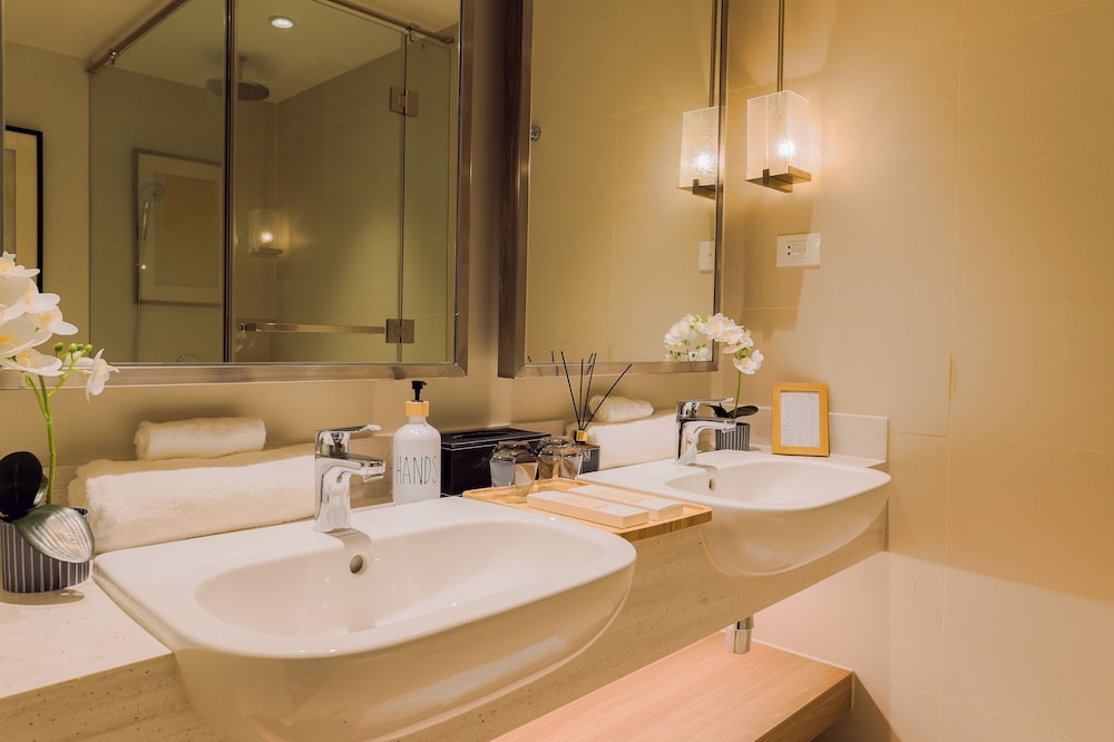 Hotel Residences at Acqua