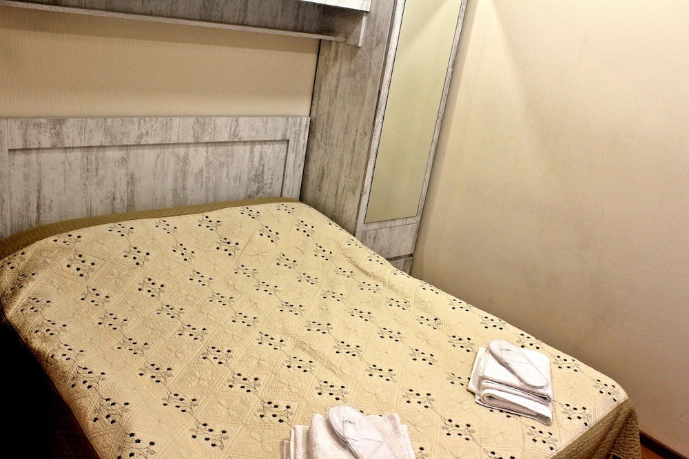 Old Avlabari Rooms