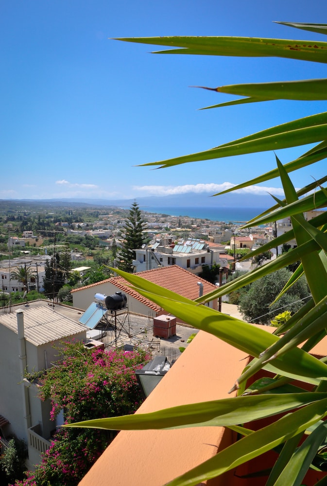 Orsalia Luxury Suites