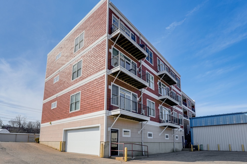Downtown St Joseph Condo w/ Balcony & Harbor View