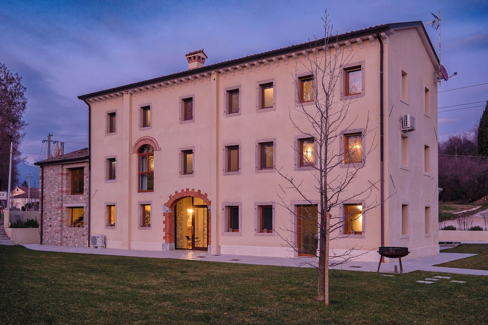 Photo 34