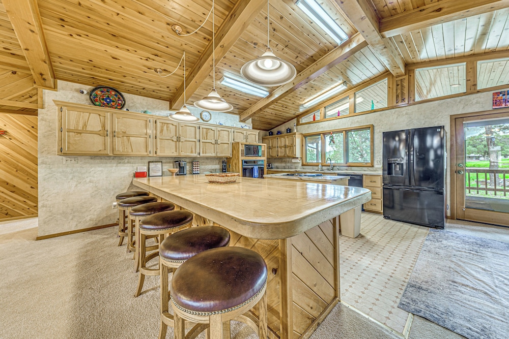 Hot Tub & Deck: Home 1 Mi to Ruidoso River!