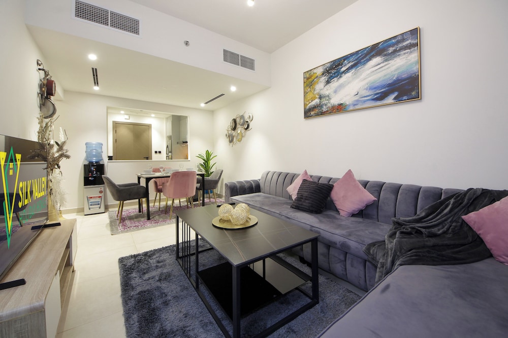 Silk Valley-Cozy 3B near Healthcare City